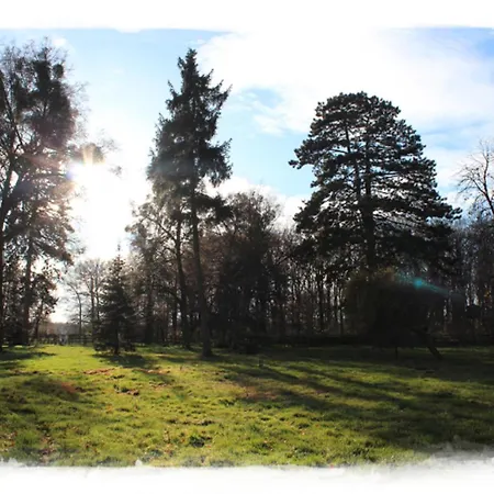 Holiday home Dwor Jeziory Wielkie