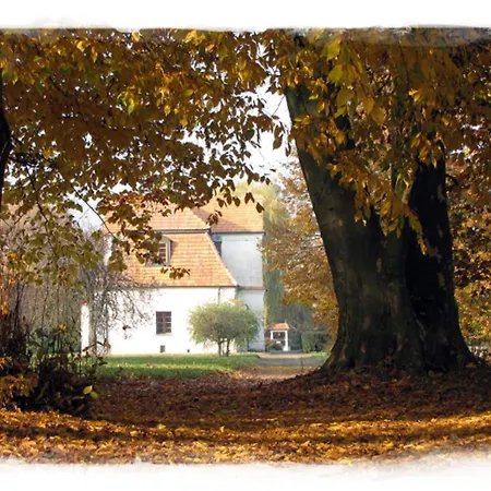 Holiday home Dwor Jeziory Wielkie