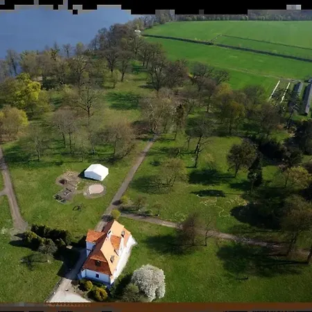 Dwor Jeziory Wielkie