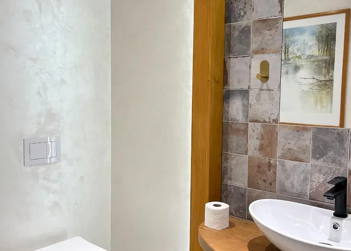 Dwor Nyaraló Jeziory Wielkie