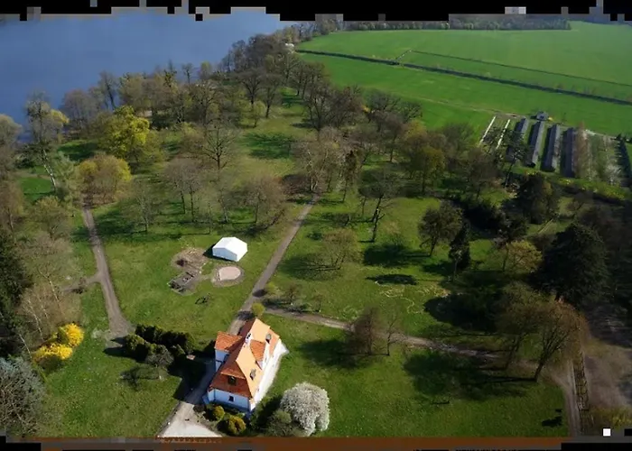 Dwor Jeziory Wielkie