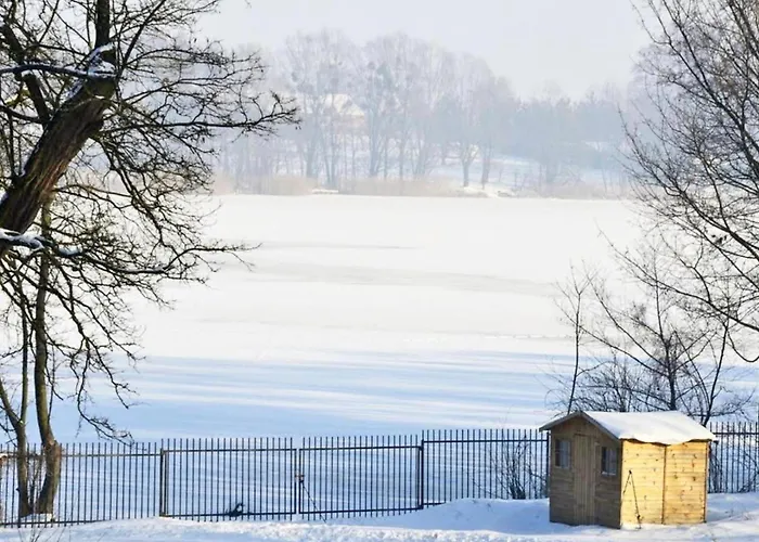 Dwor Nyaraló Jeziory Wielkie